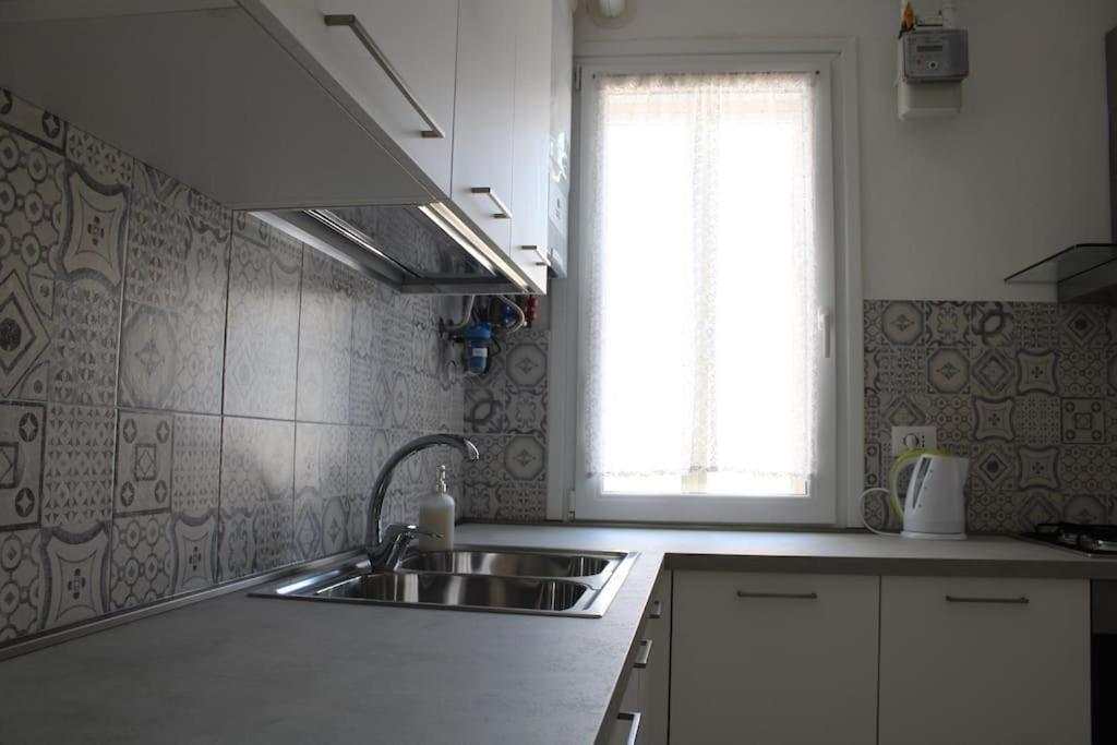 Apartment With Terrace In Chioggia'S Main Square Exterior photo