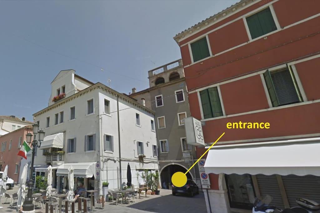 Apartment With Terrace In Chioggia'S Main Square Exterior photo